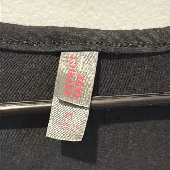 District Made Medium Wine Lover Funny Black Scoop Neck Graphic Tank Top - Picture 3 of 5